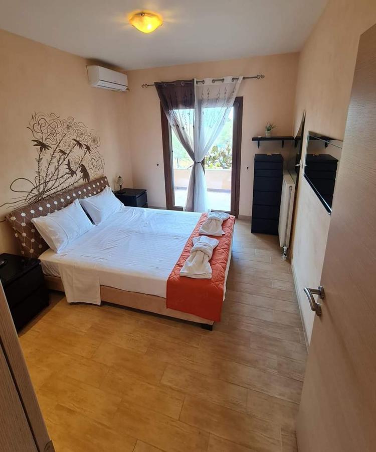 Loukia'S Studios And Apartments Paramonas  Bagian luar foto