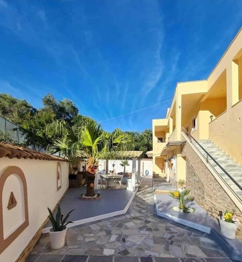 Loukia'S Studios And Apartments Paramonas  Bagian luar foto