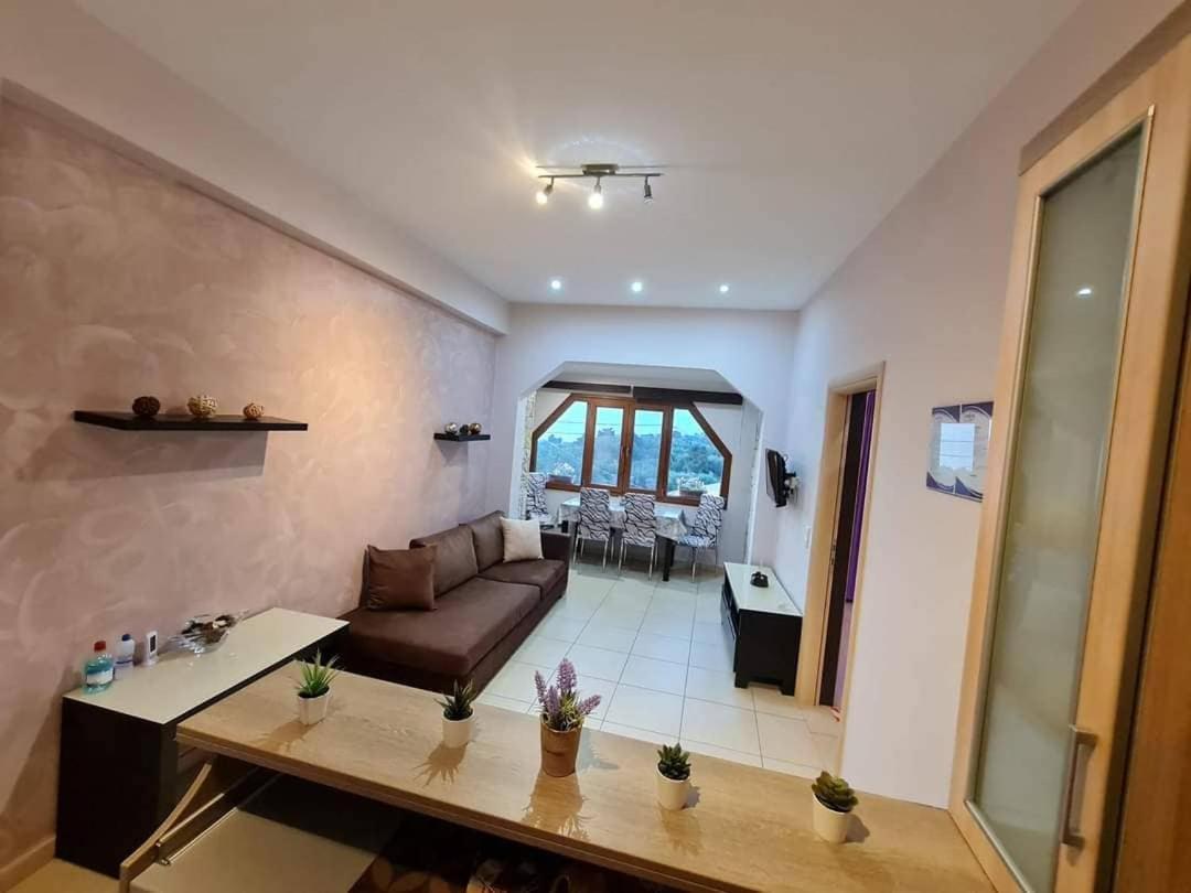 Loukia'S Studios And Apartments Paramonas  Bagian luar foto